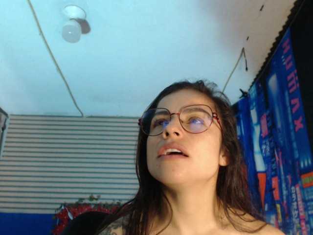 rosse2504 live cam on BongaCams