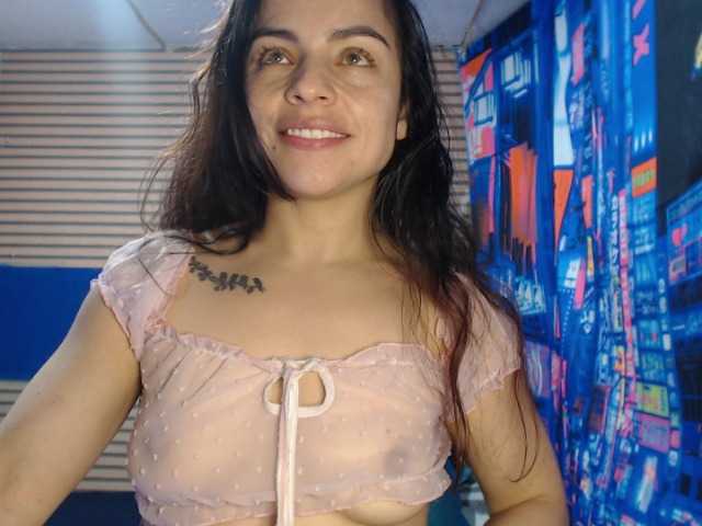 rosse2504 live cam on BongaCams