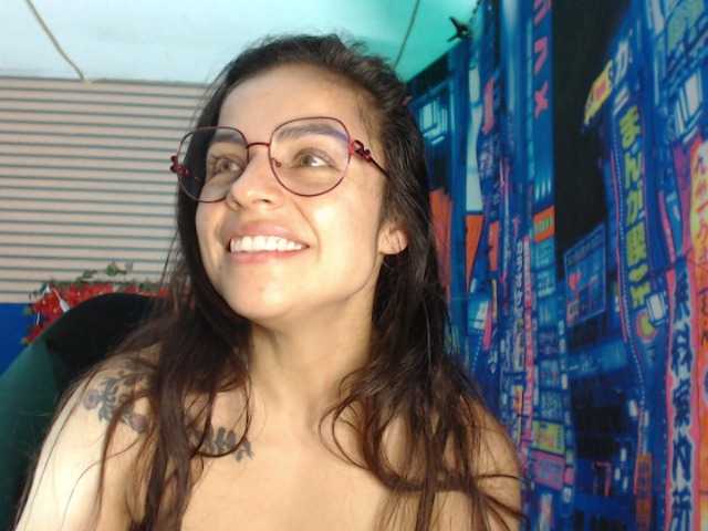 rosse2504 live cam on BongaCams