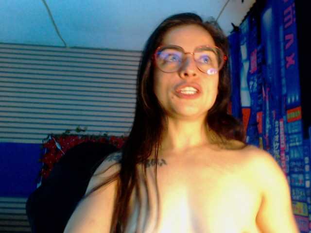 rosse2504 live cam on BongaCams
