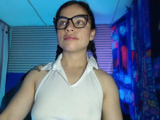 rosse2504 live cam on BongaCams
