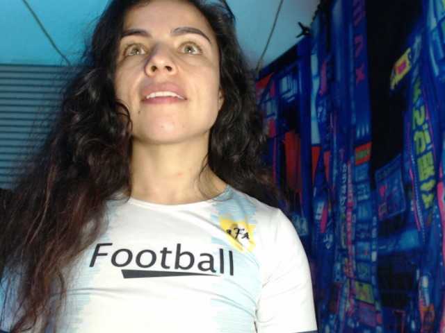 rosse2504 live cam on BongaCams