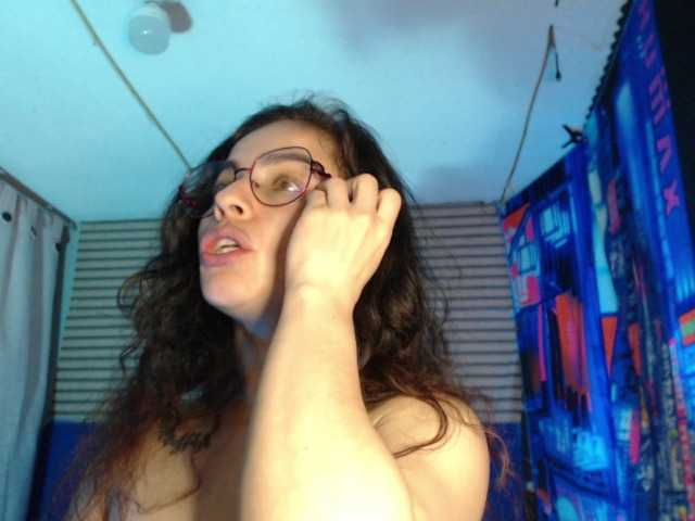 rosse2504 live cam on BongaCams
