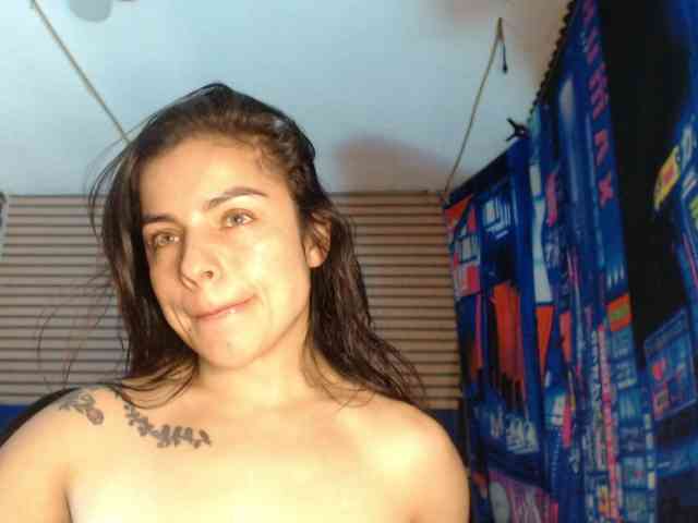 rosse2504 Live Webcam on BongaCams