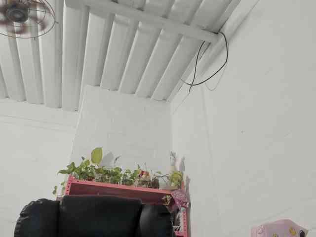 Modèle: mariecam420