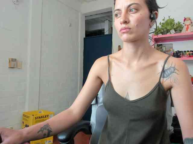Modèle: mariecam420