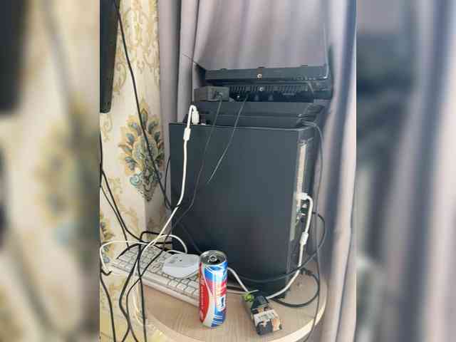 SukubOverlord webcam