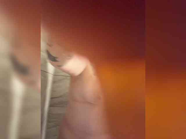 AndiChryst webcam