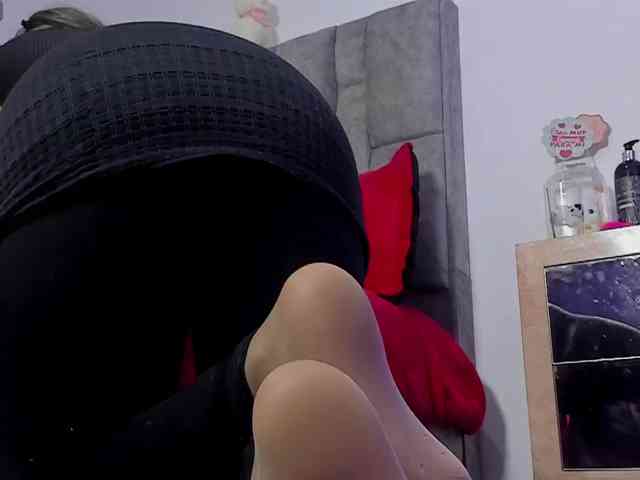 nahomiblakee webcam