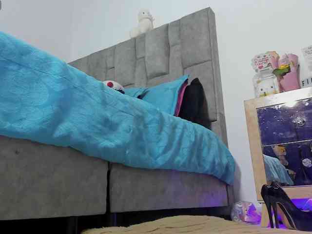 nahomiblakee webcam
