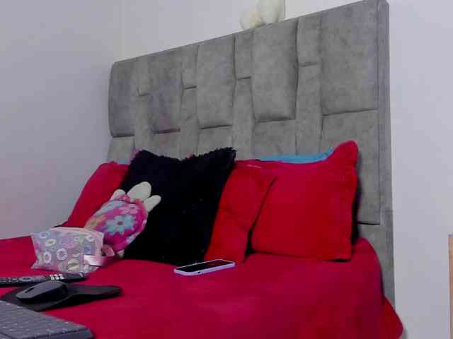 nahomiblakee webcam