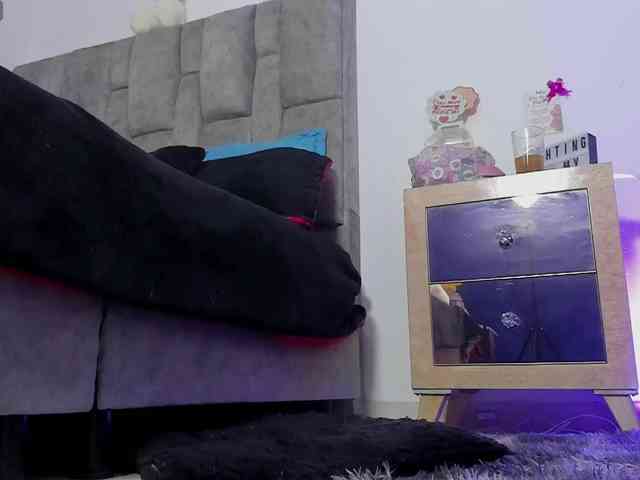 nahomiblakee webcam