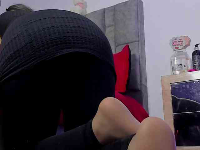 nahomiblakee webcam
