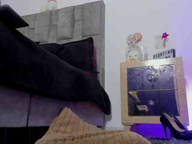 nahomiblakee webcam