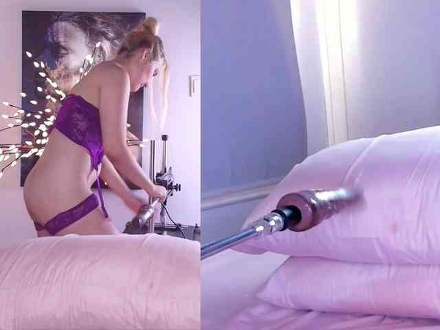 Classy-Carrie webcam