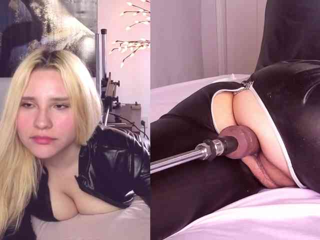 Classy-Carrie webcam