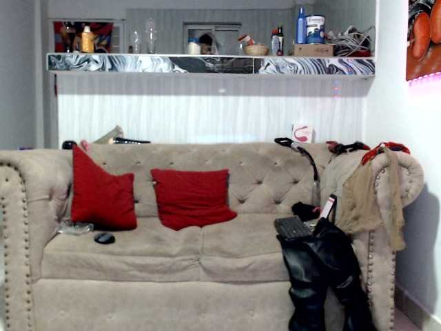 daniela-starks live cam