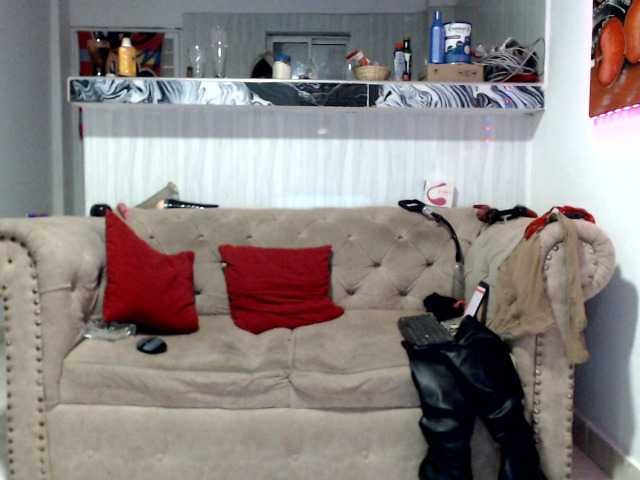 daniela-starks live cam