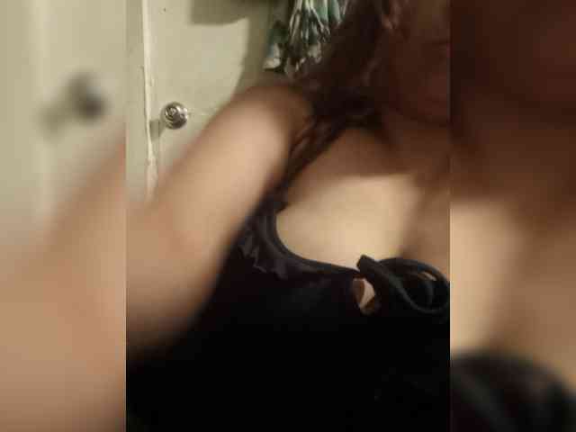 Queenj webcam