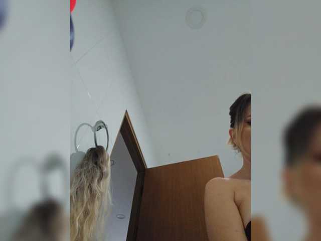 go to chat with Minni______Mia