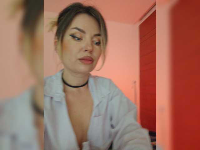 go to chat with Minni______Mia