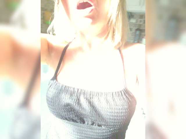 MinniMia Прямой эфир на BongaCams