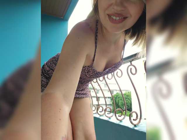 MinniMia live cam on BongaCams