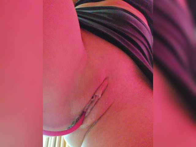 MinniMia live cam on BongaCams