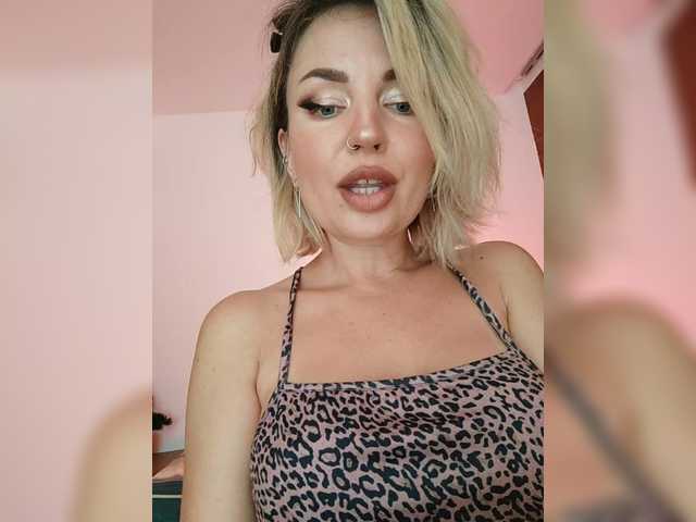 Sex chat gratuit in direct cu MinniMia pe BongaCams