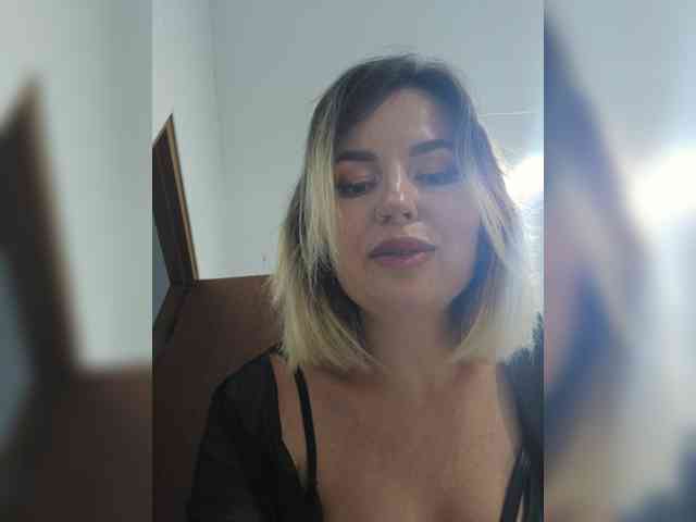 MinniMia's webcam live show