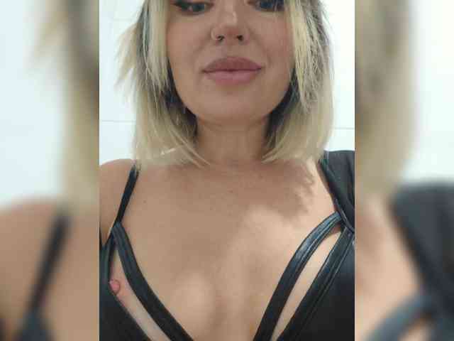 MinniMia's webcam live show