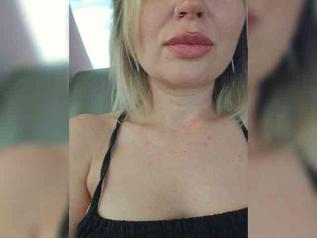 MinniMia Live Webcam on BongaCams
