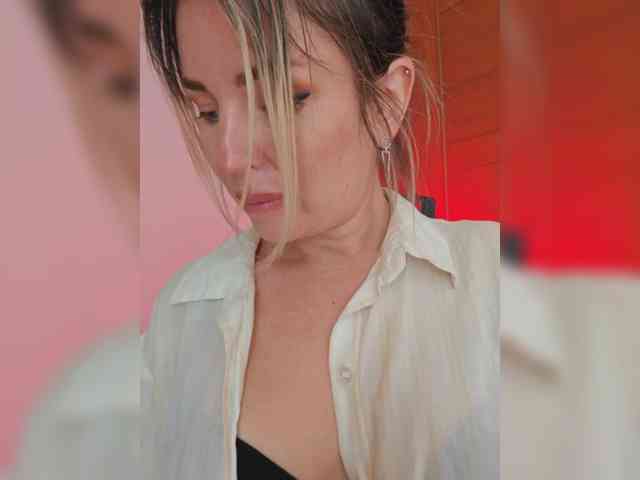 web cam sex show MinniMia