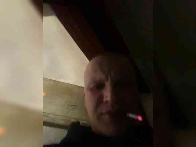 Vladosfrontera Live Webcam on BongaCams