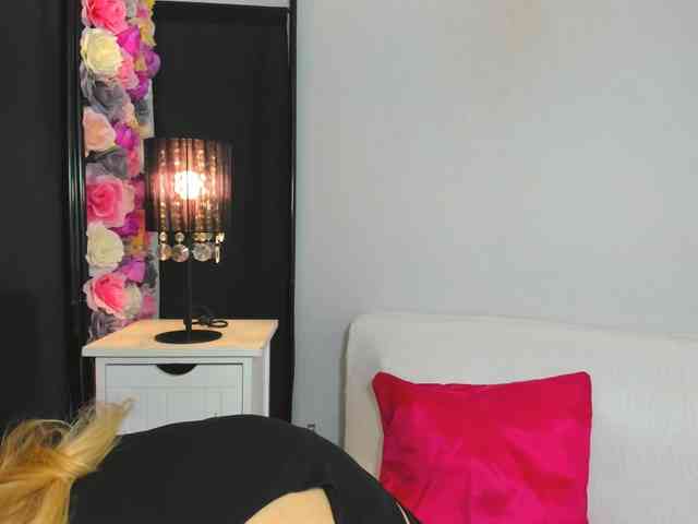 CrystalPretty webcam