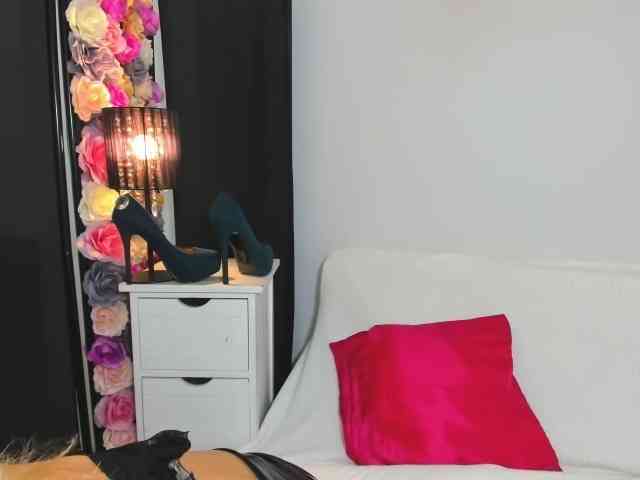 CrystalPretty webcam