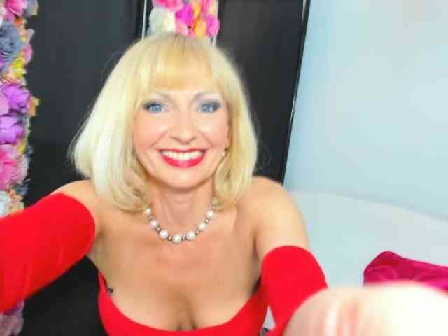 CrystalPretty webcam