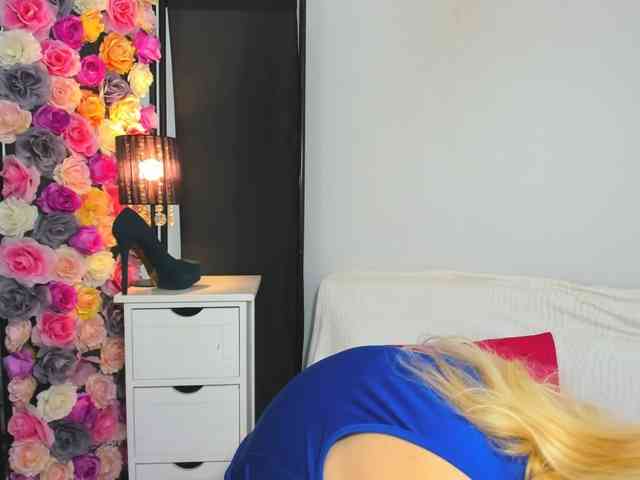 CrystalPretty webcam