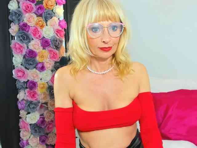 CrystalPretty webcam