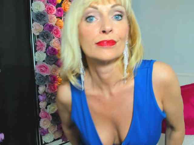 Model: CrystalPretty