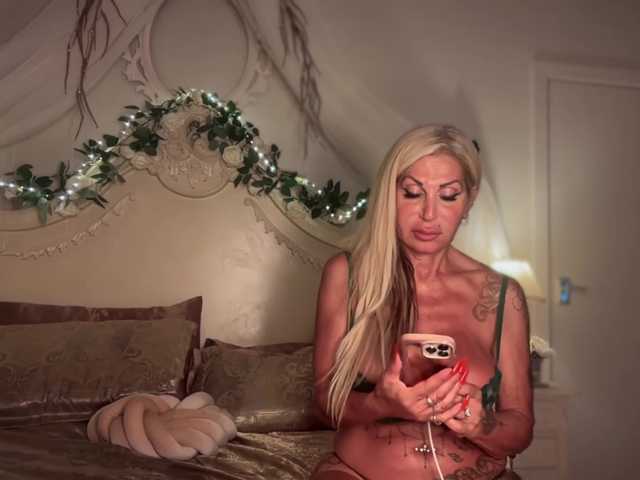 GoddessAnnaxxx live cam on BongaCams