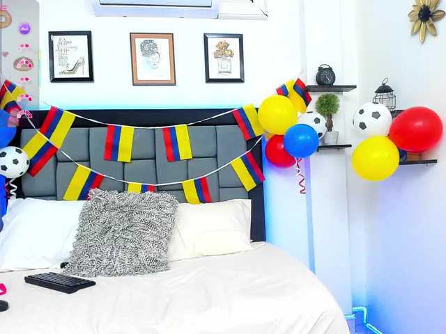 CristalLorents live cam on BongaCams