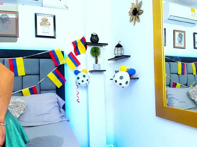 CristalLorents live cam on BongaCams