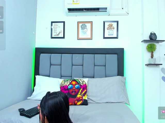 CristalLorents live cam on BongaCams
