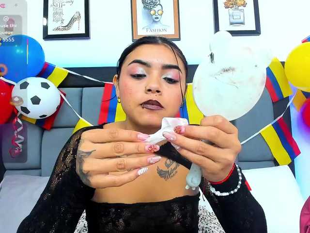 CristalLorents live cam on BongaCams