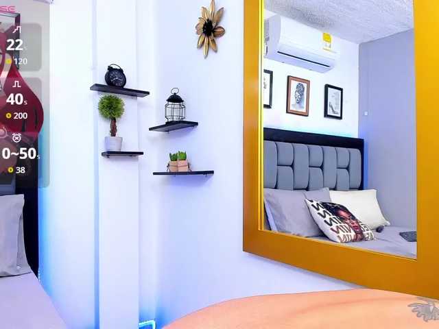 CristalLorents live cam