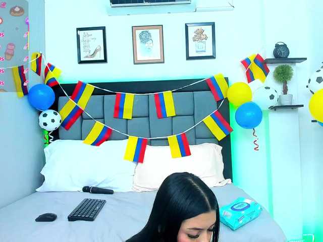 CristalLorents live cam on BongaCams