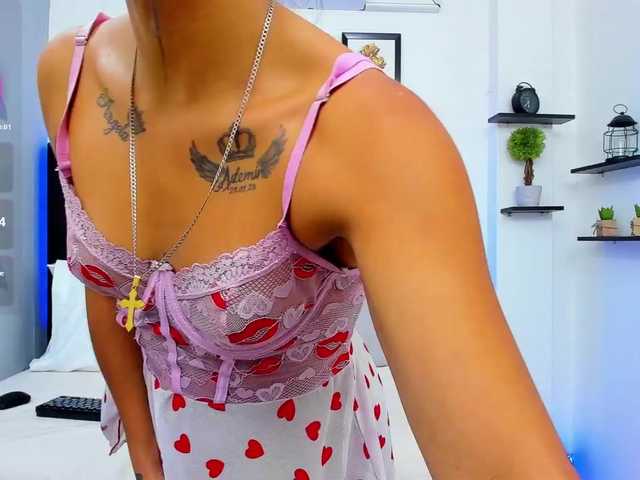 CristalLorents live cam on BongaCams