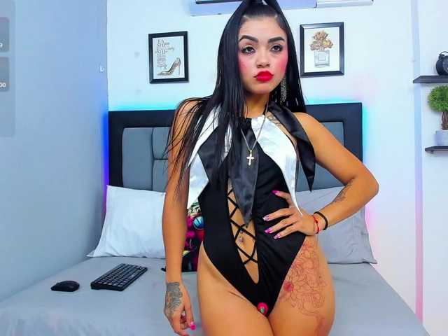 CristalLorents live cam on BongaCams