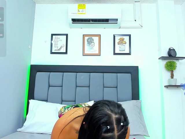 CristalLorents live cam preview